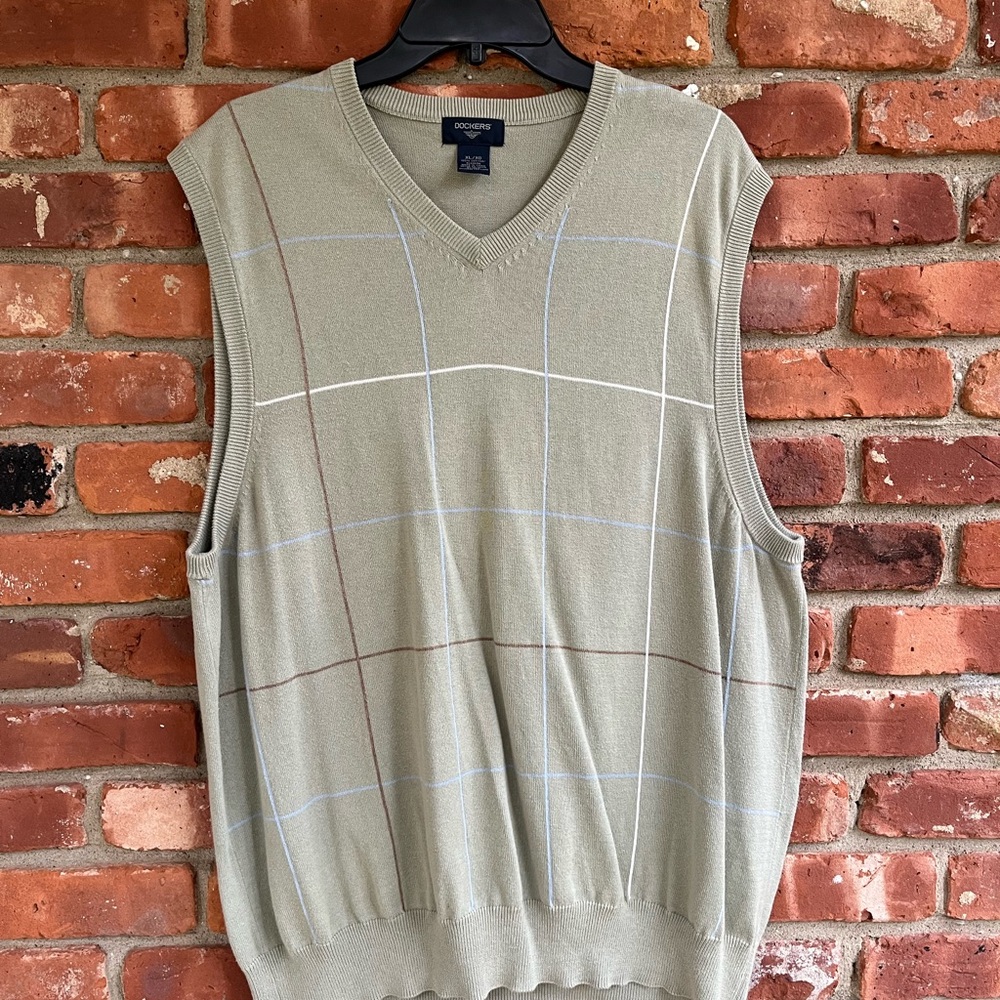 Dockers V-Neck Sweater Vest